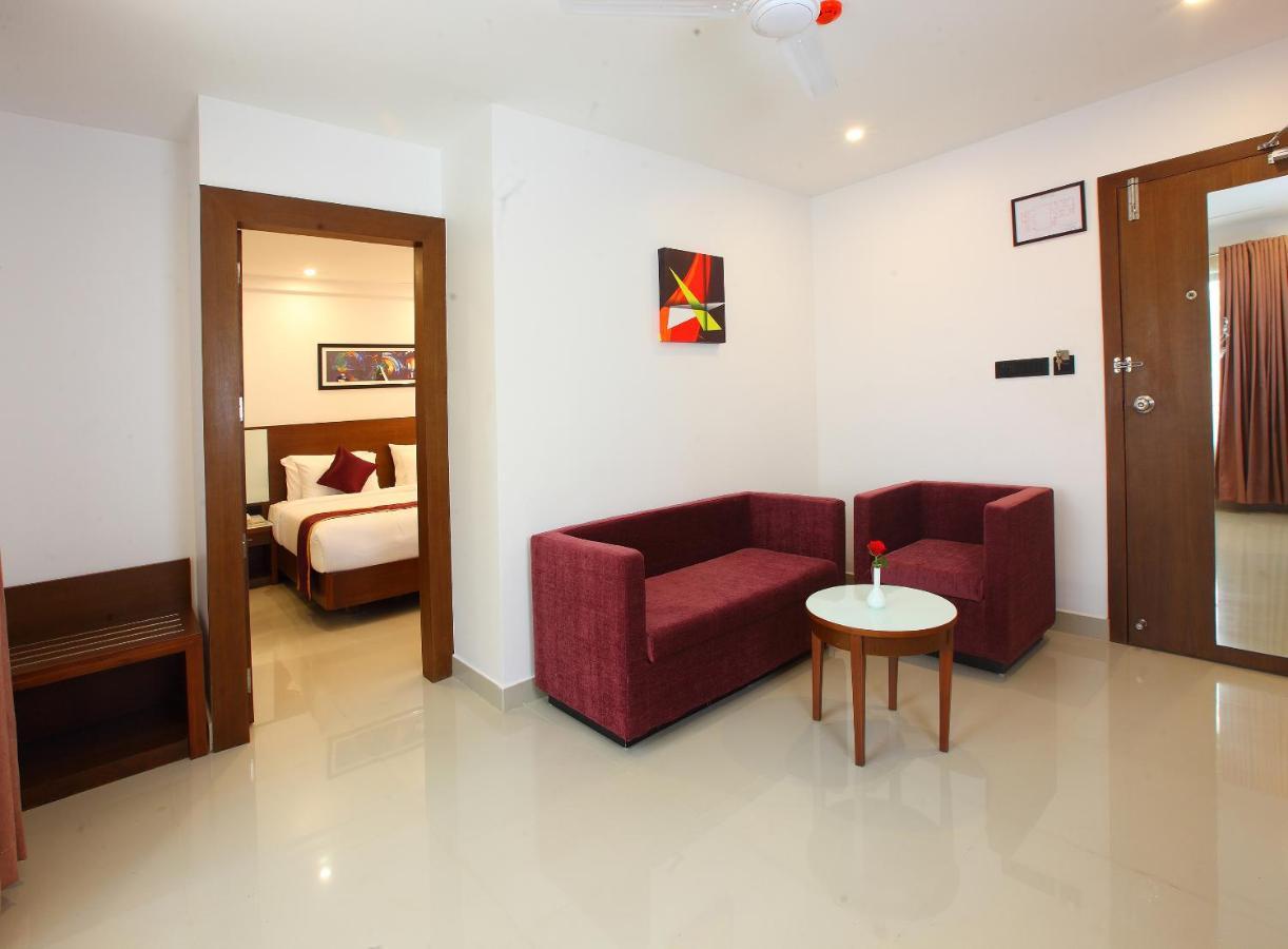 Hotel Park Residency Kozhancheri Kültér fotó