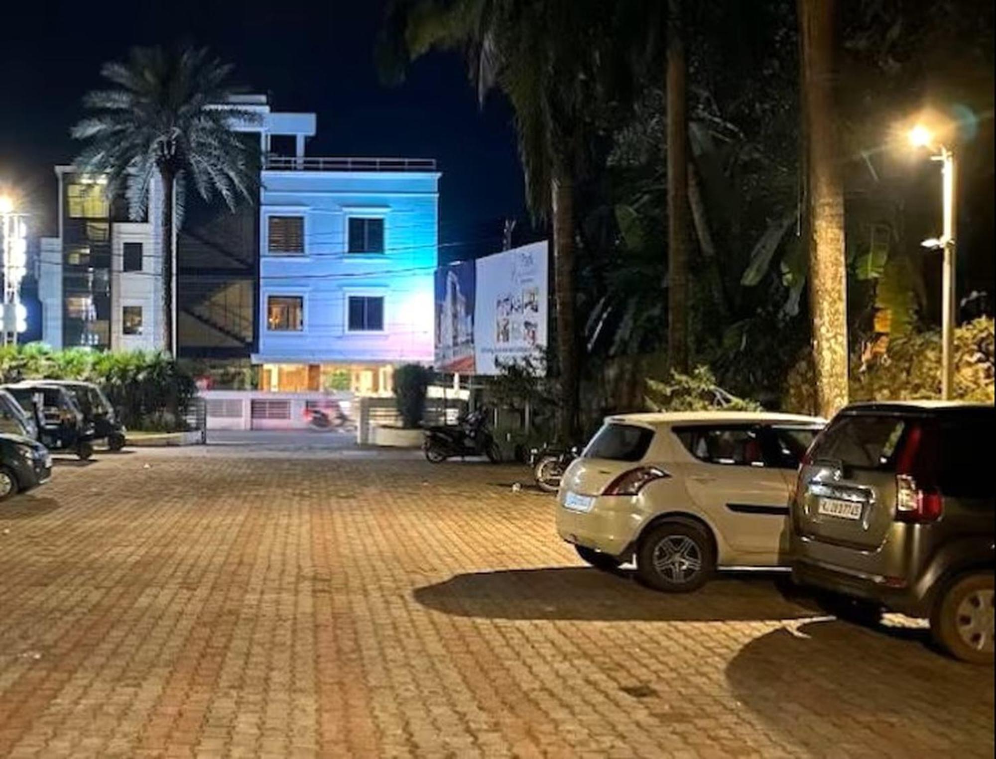 Hotel Park Residency Kozhancheri Kültér fotó